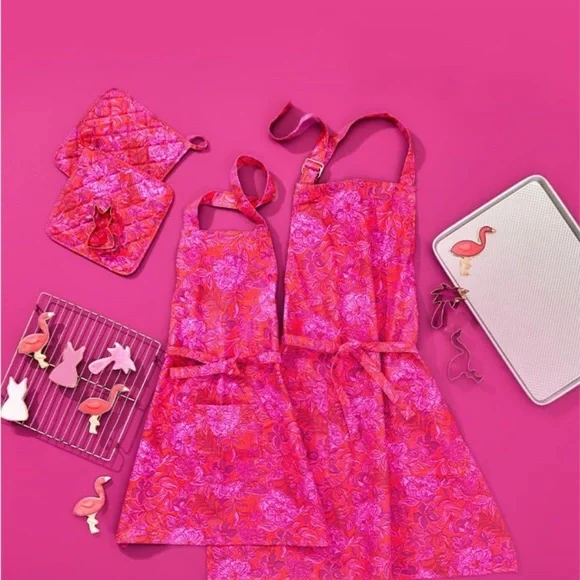 NWT Lilly Pulitzer Mommy and Me Aprons
